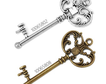 10 wholesale keys vintage skeleton Key Charms Metal Charms 100658