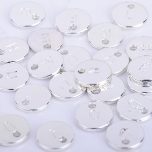 10mm legering verzilverd dubbelzijdig gestempeld initiële charmes alfabet letter ronde bedels gepersonaliseerde sieraden 5 stuks 102429