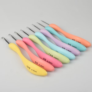 1 set(8 pcs) Colorful Plastic Crochet Beginner Crochet Hook With 170mm Length 10315950