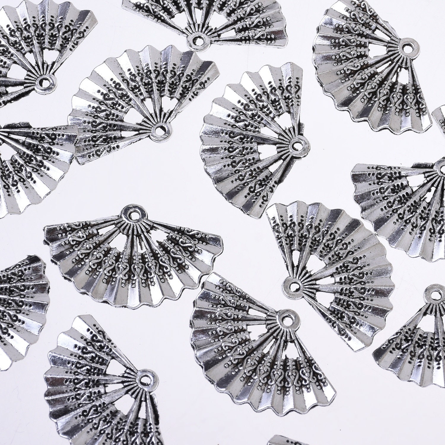 21*33mm Alloy Fan Shape Necklace Pendant Vintage Charm 21*33mm Alloy Fan Shape Necklace Pendant Vintage Charm