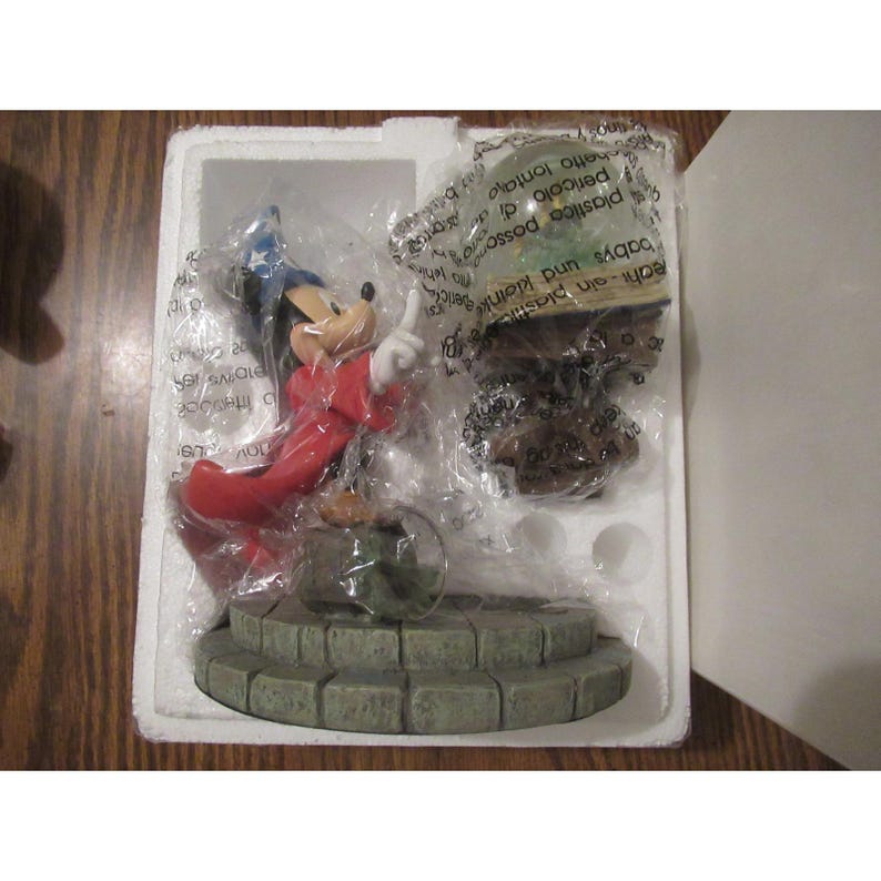 Micky Maus Zauberer Schneekugel Figur NEU in geöffneter Box Bild 1
