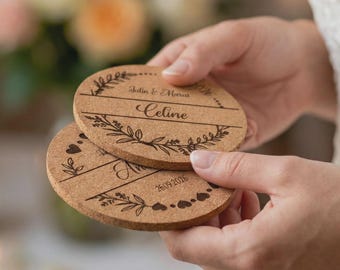 Personalisierte Kork Untersetzer Hochzeit | Gastgeschenk & Platzkarte 2-in-1 | Individuelle Tischkarten Boho | Hochzeitsdeko nachhaltig