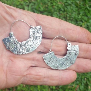 Orecchini unici in argento a cerchio, orecchini a cerchio geometrici alla moda e orecchini rustici, spedizione gratuita, scatola portagioie batik gratuita