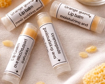 Bálsamo labial artesanal de cera de abeja y manteca de karité.