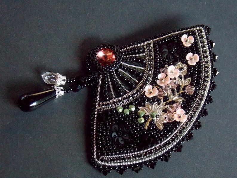 Tutorial ,Pattern, Bead embroidery ,Beading pattern , Instructions only , Japanese fun brooch image 9