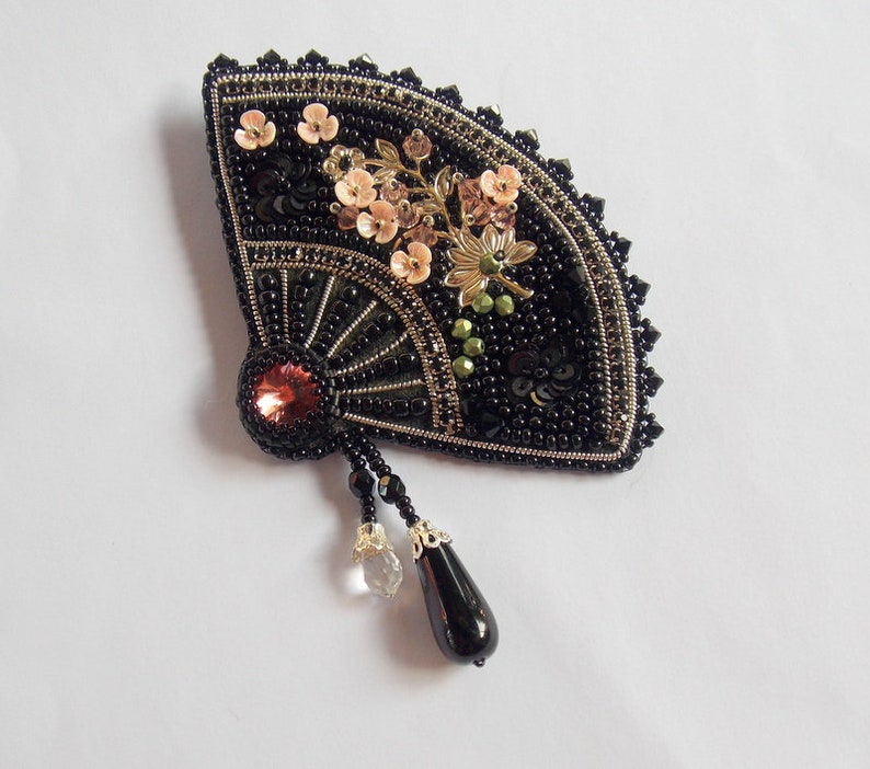 Tutorial ,Pattern, Bead embroidery ,Beading pattern , Instructions only , Japanese fun brooch image 3