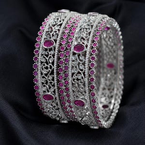 Silbernes Armreif-Set mit amerikanischen Diamanten | 6er-Pack indischer Hochzeitsschmuck mit Zirkonia