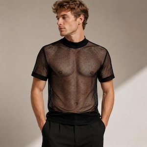 Herrskjorta i transparent mesh, svart genomskinlig t-shirt, moderiktig topp, festkläder för klubbar, sommarskjorta med andningsförmåga