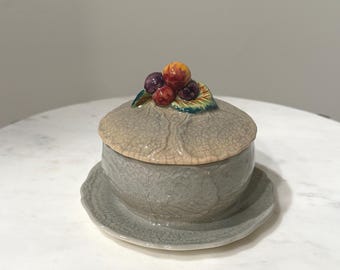 Vintage English Majolica Preserve Pot with Fruit Finial and Underplate