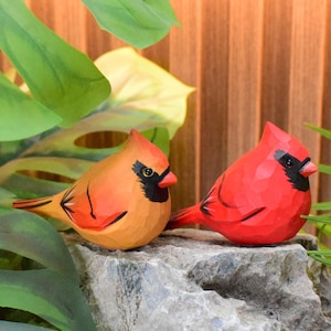 Kardinalfigur aus Holz mit graviertem Sockel, 20 Vogelarten verfügbar, handbemalte geschnitzte Vogelstatue, Geschenk für Vogelliebhaber