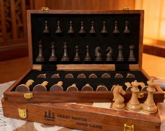 Gepersonaliseerde gewogen houten schaakset, gegraveerd opvouwbaar reisschaakbord met 2 extra koninginnen, vaderdagcadeau en familiespel