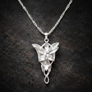Naszyjnik Arwen Evenstar: Srebrny wisiorek z kryształową cyrkonią