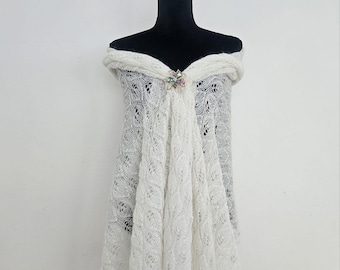 Luxe handgebreide bruidssjaal, witte mohairkant bruiloftsomslag, elegante schoudersjaal