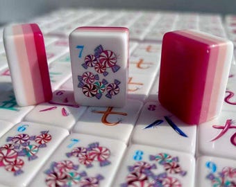 Rödrosa glasspulver Akryl Mahjongplattor || Anpassade amerikanska Mahjong-set Glasstryck Mörkrosa Mahjongplattor