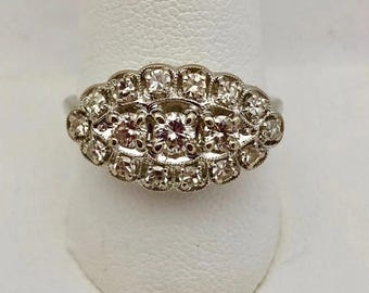 Anillo de compromiso vintage con racimo de diamantes, anillo de cóctel Navette de oro blanco de 14 k, anillo festoneado de estilo victoriano antiguo, con múltiples piedras ornamentadas.