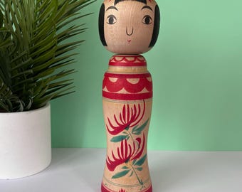 Kokeshi Doll by Abe Shinya - Very pretty traditional Japanese doll - h260136