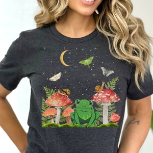 Frog Shirt, Frog Lover Gift, Cottagecore Shirt, Mushroom Shirt, Cottage Core Shirt, Frog Tshirt, Frog Lover Shirt, Frog and Mushroom Tee