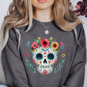 Sudadera del Día de los Muertos, suéter con calavera de azúcar, camiseta del Día de los Muertos, herencia mexicana, camiseta con calavera floral mexicana, camiseta con calavera de flores