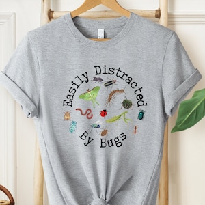 Leicht abgelenkt von Bugs Shirt, Entomologie Shirt, Bug Liebhaber Shirt, Entomologie Geschenk, Entomologen Shirt, Insekten Shirt, Insekten Liebhaber Geschenk