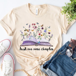 Just One More Chapter Shirt, Reading Teacher Shirt, Teacher Gift, Teacher Appreciation Gift, Librarian Gift, Library Shirt, Librarian Shirt
