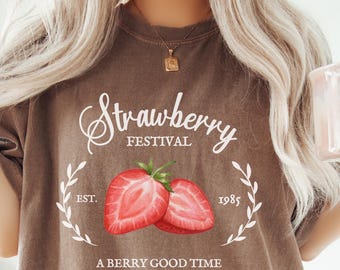 Strawberry Festival Shirt, Comfort Colors® Retro Strawberries Shirt, Summer Fruit Tee, Farmers Market Shirt, Cottagecore Vintage Berry Tee