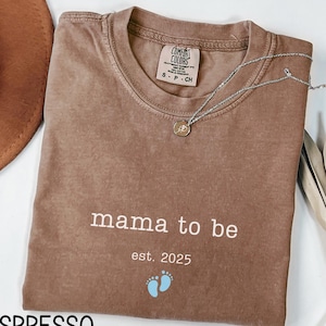 Koszulka dla chłopca Mama To Be, koszulka ciążowa Comfort Colors®, spersonalizowany prezent dla nowej mamy, koszulka z informacją o ciąży, prezent na baby shower