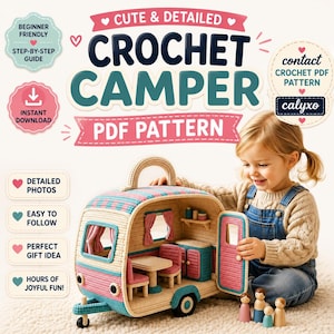 Könnte beinhalten: Eine Häkelanleitung als PDF für einen Wohnwagen mit dem Text CUTE & DETAILED CROCHET CAMPER PDF PATTERN. Das Bild zeigt ein gehäkeltes Wohnwagenspielzeug mit rosa und türkisfarbenen Akzenten, inklusive Tisch, Stühlen und kleinen Holzfiguren.