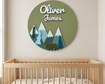 Woodland kinderdagverblijf decor aangepast babynaambord, 3D houten naambord berg voor jongen, salie groen avontuur kinderkamer kunst aan de muur, kraamcadeau
