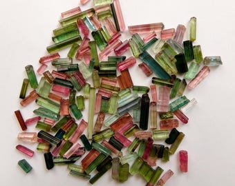 Lote de lápices de turmalina multicolor natural en bruto, peso 51 quilates, tamaño 13 x 3 mm, barras de turmalina bicolor en bruto, turmalina arcoíris para la fabricación de joyas.