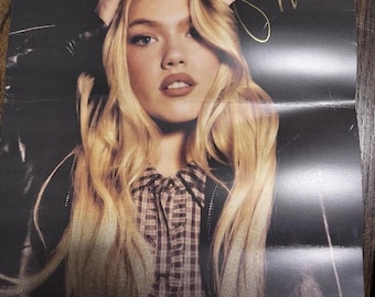 Affiche signée de Freya Skye pour la tournée Stars Align 2026 (PNG)