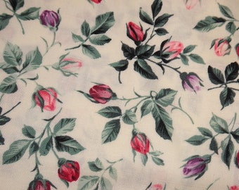 Rosebuds & Leaves 100% Cotton Quilting Fabric, Hoffman Fabric "Coventry" Fat Quarter
