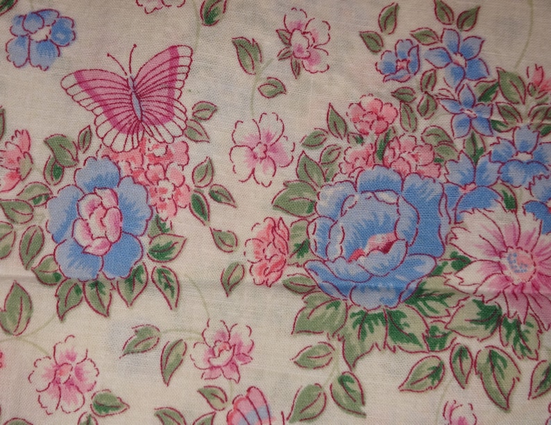 Blue Green Leaves Butterflies /& Flowers on Off-White Fabric 2-14 yd x 45 Cotton Blend Soft Light Beautiful Colors Pink