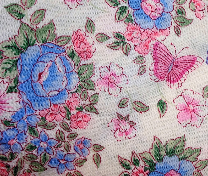 Blue Green Leaves Butterflies /& Flowers on Off-White Fabric 2-14 yd x 45 Cotton Blend Soft Light Beautiful Colors Pink