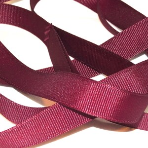 Ruban gros-grain bordeaux 5/8 po. Ancien stock