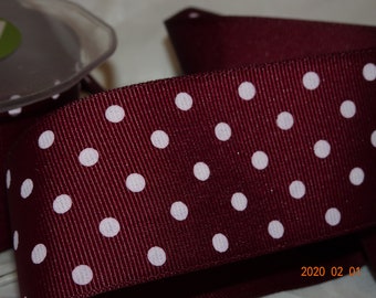 Ruban gros-grain bordeaux prune de 2,5 cm (1-1/2 po.) à pois blancs Ancien stock par mètre