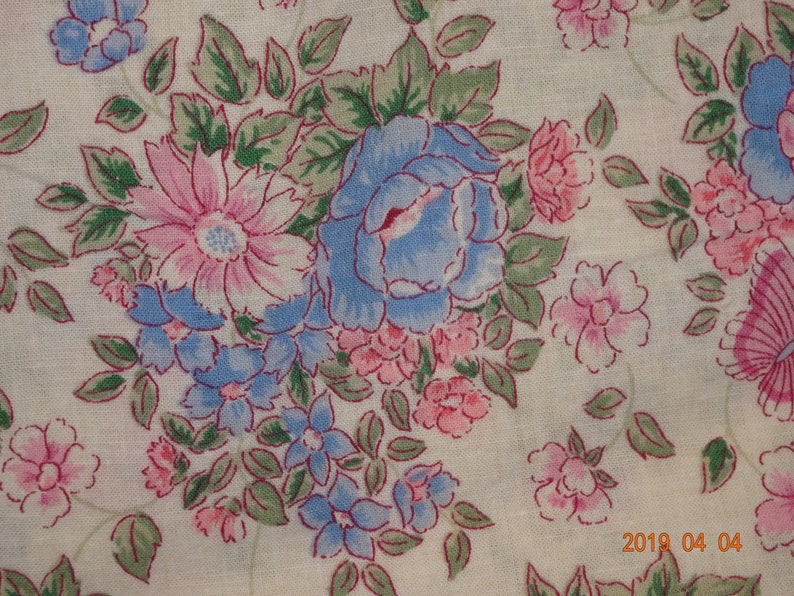 Blue Green Leaves Butterflies /& Flowers on Off-White Fabric 2-14 yd x 45 Cotton Blend Soft Light Beautiful Colors Pink