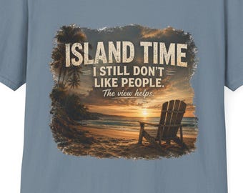 Camiseta Island Time: Camiseta unisex de algodón suave con estampado playero.
