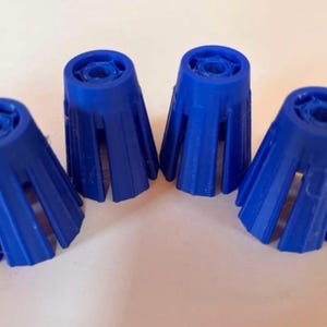 Thread Spool Holder For Sewing Machines