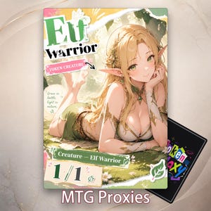 Może przedstawiać: Karta fantasy z ilustracją elfiej wojowniczki z długimi blond włosami i spiczastymi uszami, ubranej w biało-zielony strój. Karta zawiera napisy "Elf Warrior" i "Token Creature" ze statystykami "1/1". Tekst "MTG Proxies" znajduje się na dole.