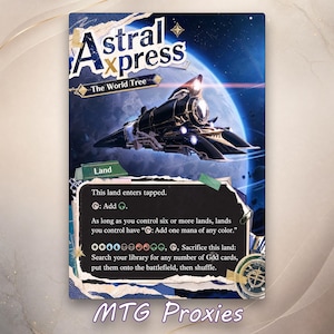 以下が含まれることがあります： Astral Express The World Treeと題された長方形のトレーディングカード。宇宙空間を惑星の上空で飛行する黒い機関車が描かれています。カードのテキストには、マナを追加したり神カードを検索したりするための土地カードのゲームルールが含まれています。