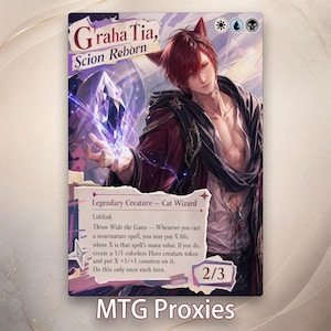 Puede incluir: Una carta coleccionable rectangular con la ilustración de un personaje pelirrojo con orejas de gato sosteniendo un cristal morado brillante. El texto de la carta dice G'raha Tia, Scion Reborn, Legendary Creature - Cat Wizard, Lifelink y Throw Wide the Gates.
