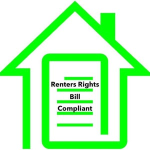 Pu&ograve; includere: Un contorno verde di una casa racchiude un rettangolo bianco con le parole "Renters Rights Bill Compliant" in testo verde. L'immagine &egrave; su sfondo bianco.