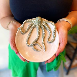 Handmade Octopus Ceramic Serving Plate, Ocean Inspired Pottery Dish, Artisan Seafood Platter, Coastal Tableware
