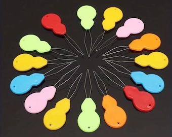Juego de enhebradores de agujas de plástico, herramienta fácil de usar para coser a mano, tejer, acolchar y manualidades. Colores aleatorios. 2, 5 o 10 unidades.