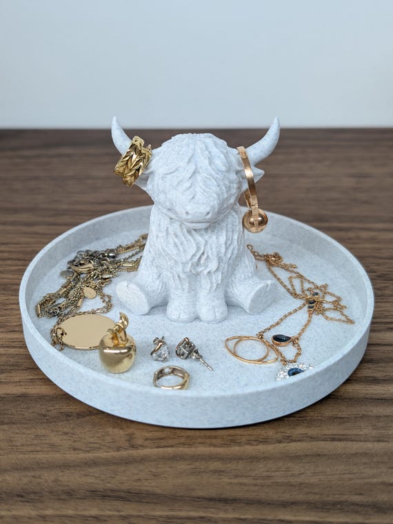 Cute Highland Cow Jewellery Tray | Scottish Coo Ring Holder Organizer | Animal Trinket Dish for Nightstand | Bedroom Decor | Gift for Her