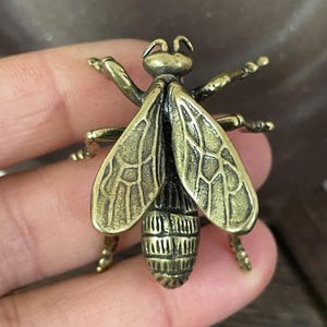 2 PCS Vintage Copper bee statue tank decor Insect Miniature Figurines, bee Bug figurine Home Decoration .
