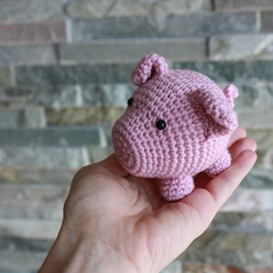 crochet amigurumi pigs