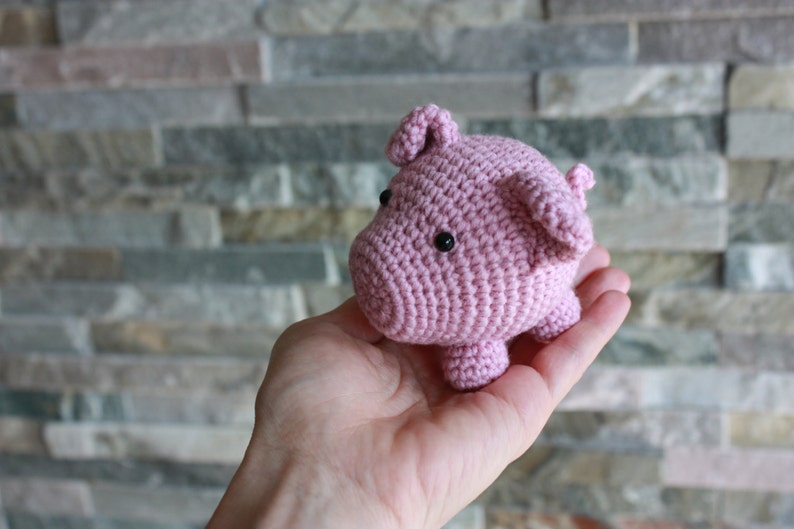 crochet amigurumi pigs