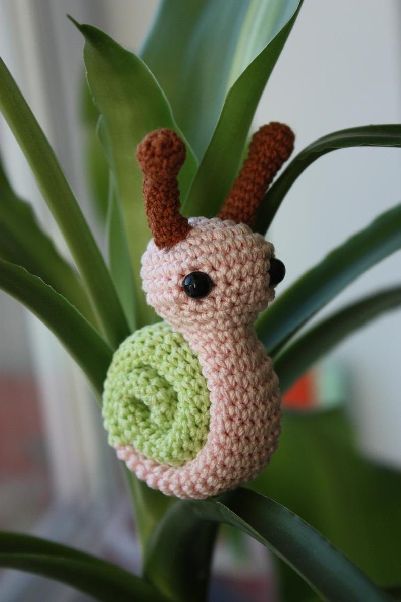 Fun Snail Pattern: Colorful Crochet Toy | Amigurumi Tutorial | Printable PDF | In English & French