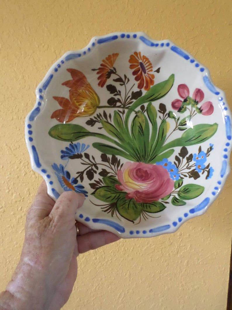 Southern PotteriesBLUE RIDGE Hand Painted 10 BOWLMajolicaVintage 1960/'sFluted EdgeBright FlowersTulipsPink RoseCornflowers